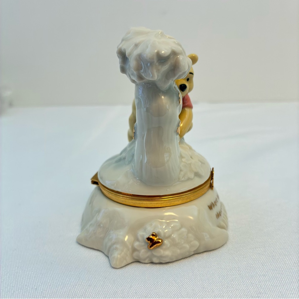 Lenox Treasures Disney Winnie the Pooh "Pooh's Treasure of Honey" Trinket Box - Picture 4 of 12